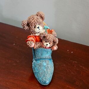 Vintage Jubilee Giftware Teddy Bears In A Blue Resin Shoe